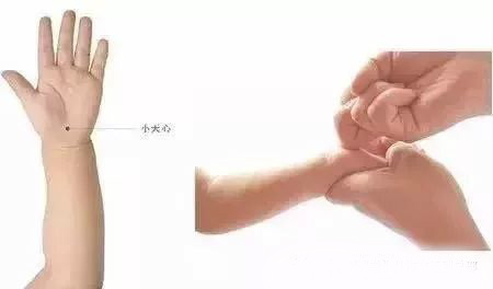 艾童堂，石家庄小儿推拿，葫芦灸